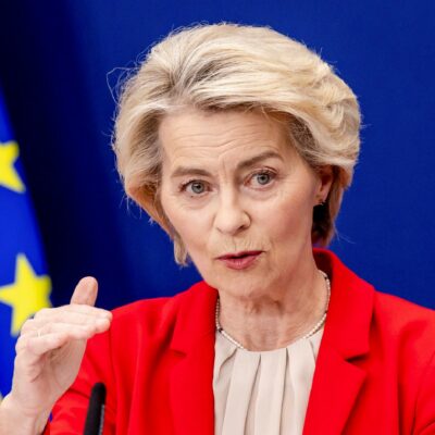 Copertina di Von der Leyen prosegue sulla linea della guerra armando Kiev: “L’Europa continuerà a sostenere la resistenza e Putin fallirà la sua offensiva di inverno”