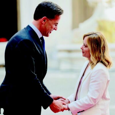 Copertina di Armi, Meloni a Rutte: ok al 5%  in 10 anni. E check post-Trump