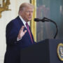 Copertina di Los Angeles, la Guardia nazionale può restare in città: la Corte d’Appello blocca l’ordine restrittivo contro Trump