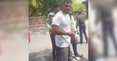 Copertina di Aereo precipitato in India, il video dell’unico superstite che cammina subito dopo il tragico incidente