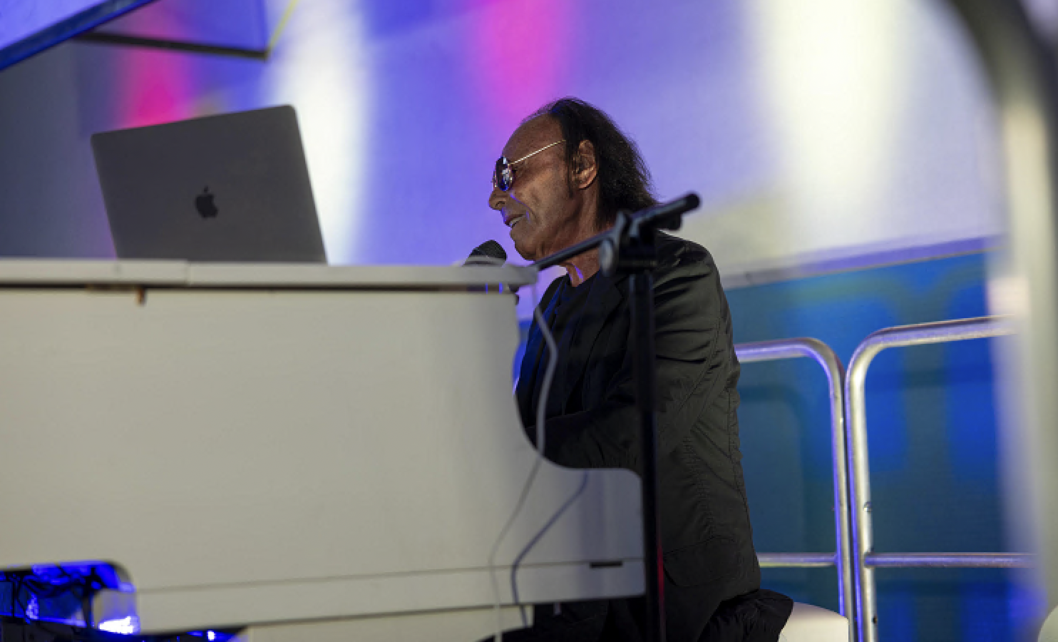 Antonello Venditti canta “Notte prima degli esami” per i giovani detenuti: “Qui avete un amico. Mi piacerebbe ...