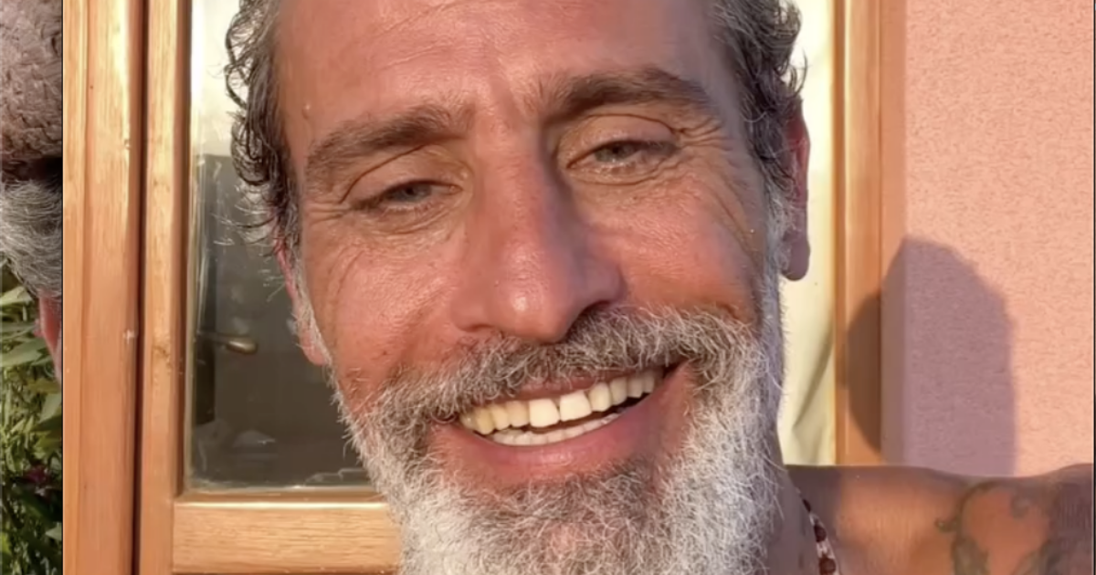 “Ho digiunato 10 giorni, solo acqua. Fa bene. Se stai tutto il giorno sul divano a mangiare gelato e guardare la tv, è normale che hai problemi”: così Raz Degan