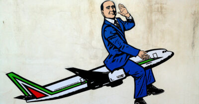 Copertina di “Welcome to Silvio Berlusconi Airport”: a Malpensa spunta il murale-omaggio