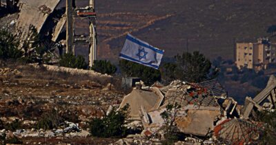 Copertina di “No alla bandiera di Israele ai Giochi di Milano-Cortina, è incompatibile con una manifestazione di pace”: l’iniziativa per chiedere l’intervento del Cio