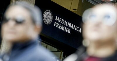 Copertina di “Due membri del governo indagati per concussione a Milano nel caso Mediobanca-Mps”. Ma la Procura: “Nessun fascicolo né esposto”