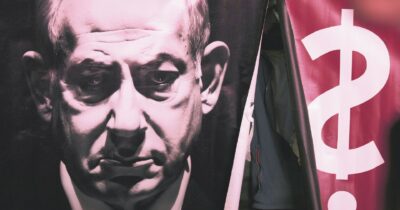 Copertina di Netanyahu isolato e in bilico riapre il fronte