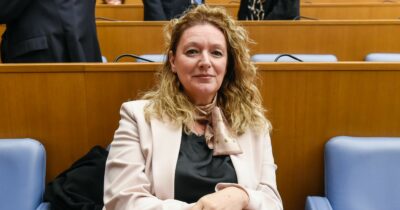 Copertina di Prato, la sindaca indagata Bugetti annuncia le dimissioni. “Anche il vice è indagato”