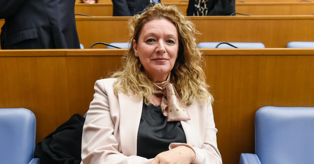 La sindaca di Prato del Pd indagata per corruzione: chiesti i domiciliari. Perquisiti gli uffici e la sua abitazione La sindaca di Prato del Pd indagata per corruzione: chiesti i domiciliari. Perquisiti gli uffici e la sua abitazione