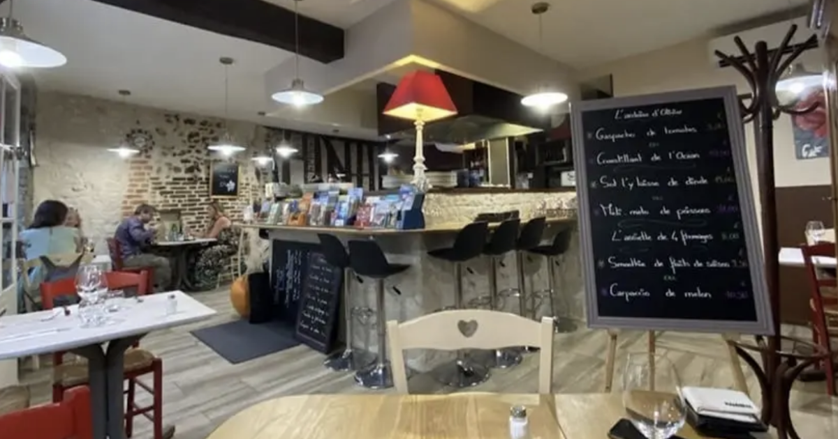 “Se arrivate al ristorante in numero diverso dalla prenotazione, pagherete 15 euro per ogni persona in più o in meno”: la scelta di Olivier Vincent fa discutere “Se arrivate al ristorante in numero diverso dalla prenotazione, pagherete 15 euro per ogni persona in più o in meno”: la scelta di Olivier Vincent fa discutere