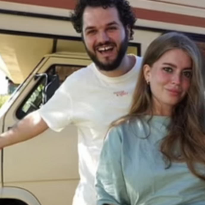 “Mio padre è un cannibale, ha mangiato la mia matrigna quando avevo nove anni e ha continuato a tormentarmi dall’ospedale psichiatrico”: parla Jamie-Lee Arrow