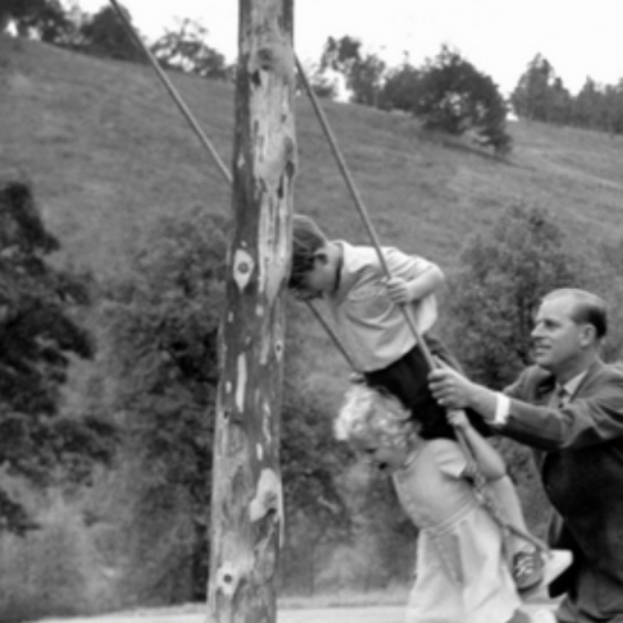 La festa del papà di Re Carlo sembra essere ‘solitaria’, ma le parole di Harry restano: “Vorrei riconciliarmi, non so quanto tempo gli resta”