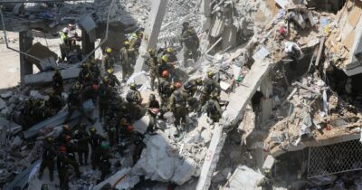 Copertina di Nuovi raid in corso, Israele: "Chi ci attacca trasforma Teheran in Beirut". Idf: "Colpito il quartier generale nucleare dell'Iran". Trump: "Se colpiti reagiremo con forza mai vista"