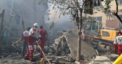 Copertina di “Non eravamo pronti per questo inferno. Siamo impotenti”. A Teheran popolazione senza rifugi