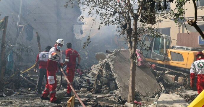 “Non eravamo pronti per questo inferno. Siamo impotenti”. A Teheran popolazione senza rifugi