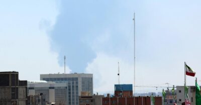 Copertina di Nuovi raid in corso, Israele: "Chi ci attacca trasforma Teheran in Beirut". Idf: "Colpito il quartier generale nucleare dell'Iran". Trump: "Se colpiti reagiremo con forza mai vista"