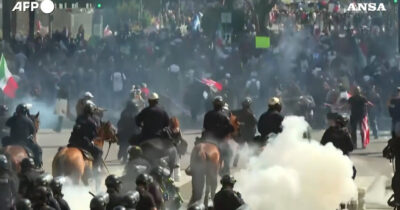 Copertina di Nuove proteste a Los Angeles contro Trump: tensioni tra polizia e manifestanti – Le immagini