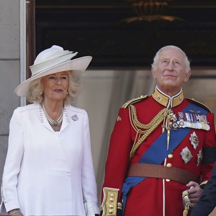 “E’ assolutamente pazzesco, vergognoso”: re Carlo furioso con Camilla al Trooping the Colour. Distrazione o stoccata voluta?
