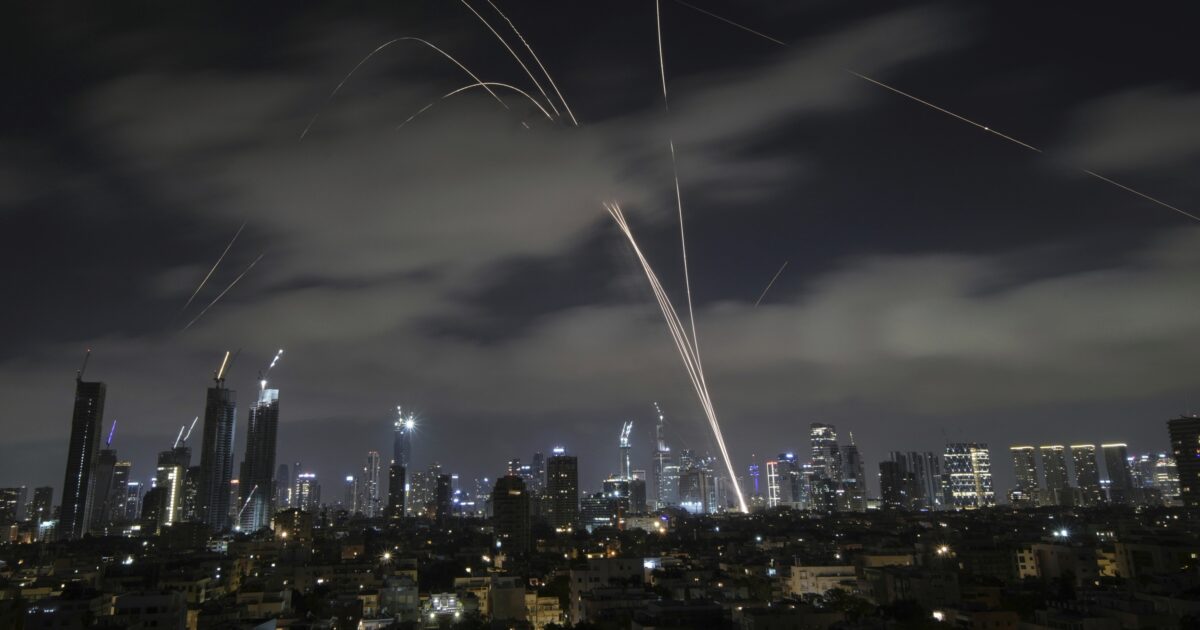 nuova notte di attacchi tra israele e iran almeno 4 morti e 100 feriti causati dai missili di teheran