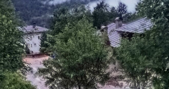 Copertina di Veneto, frana in Cadore: i detriti si abbattono sull’abitato di Cancia. Decine di persone bloccate in casa