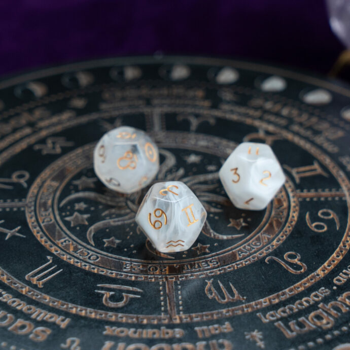 Oroscopo della settimana del 16 giugno, le previsioni segno per segno: “Gemelli, non è più tempo di raccontare tutto a tutti. Scorpione? La Luna ti parla nei sogni”