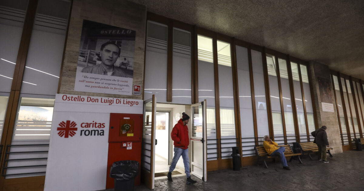 Caritas, aumentano, soprattutto al Nord, le persone in cerca di assistenza. Il 23,5% ha un lavoro ma non basta Caritas, aumentano, soprattutto al Nord, le persone in cerca di assistenza. Il 23,5% ha un lavoro ma non basta