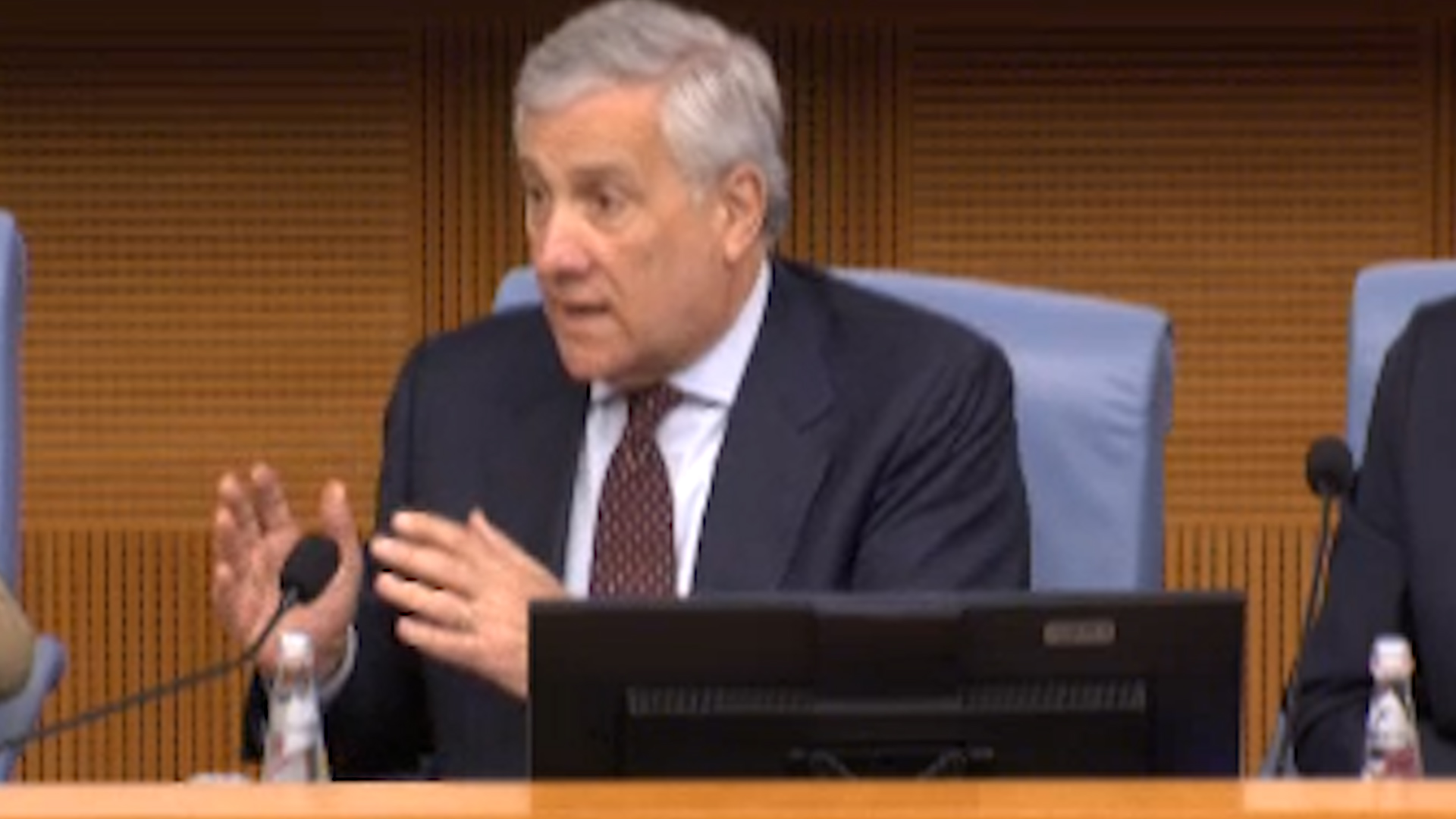 israele iran la soluzione del ministro tajani ho chiamato i loro ministri e ho detto di non reagire pi249 