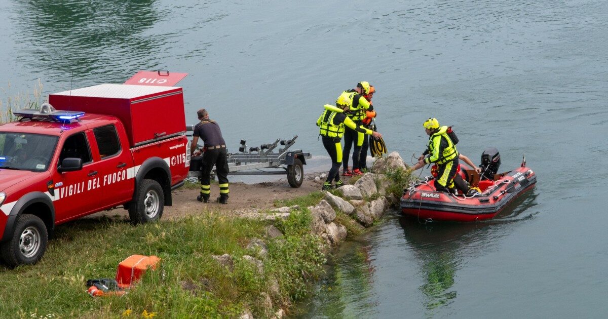 Un 17enne si tuffa nell’Adda e non riemerge: riprese le ricerche dei soccorritori Un 17enne si tuffa nell’Adda e non riemerge: riprese le ricerche dei soccorritori
