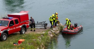 Copertina di Diciassettenne si tuffa nell’Adda e non riemerge: recuperato il cadavere