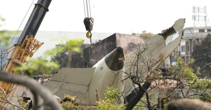 In un altro video del Boeing precipitato, un dettaglio fa pensare a una rarissima doppia piantata