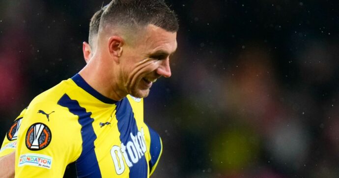 Fiorentina, è fatta per Dzeko: lo strano caso di Pioli e di un calciomercato senza allenatore