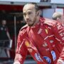 Copertina di “Succedono tante cose sullo sfondo, servono dei cambiamenti”: Hamilton si sfoga sulla situazione in Ferrari