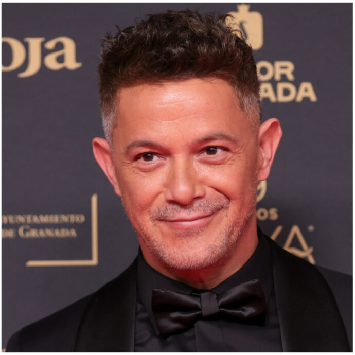 “Mi sento sporca. La nostra relazione era un incubo e mi ha manipolata emotivamente”: una fan accusa Alejandro Sanz su TikTok, ma non lo denuncia