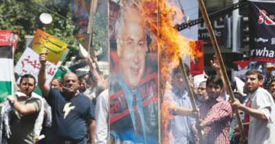 Copertina di Iran, parlano gli esuli: “Vogliamo abbattere il regime, però senza le bombe di Israele”