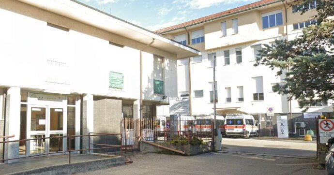 Va in ospedale, uccide la moglie ricoverata e poi si ammazza