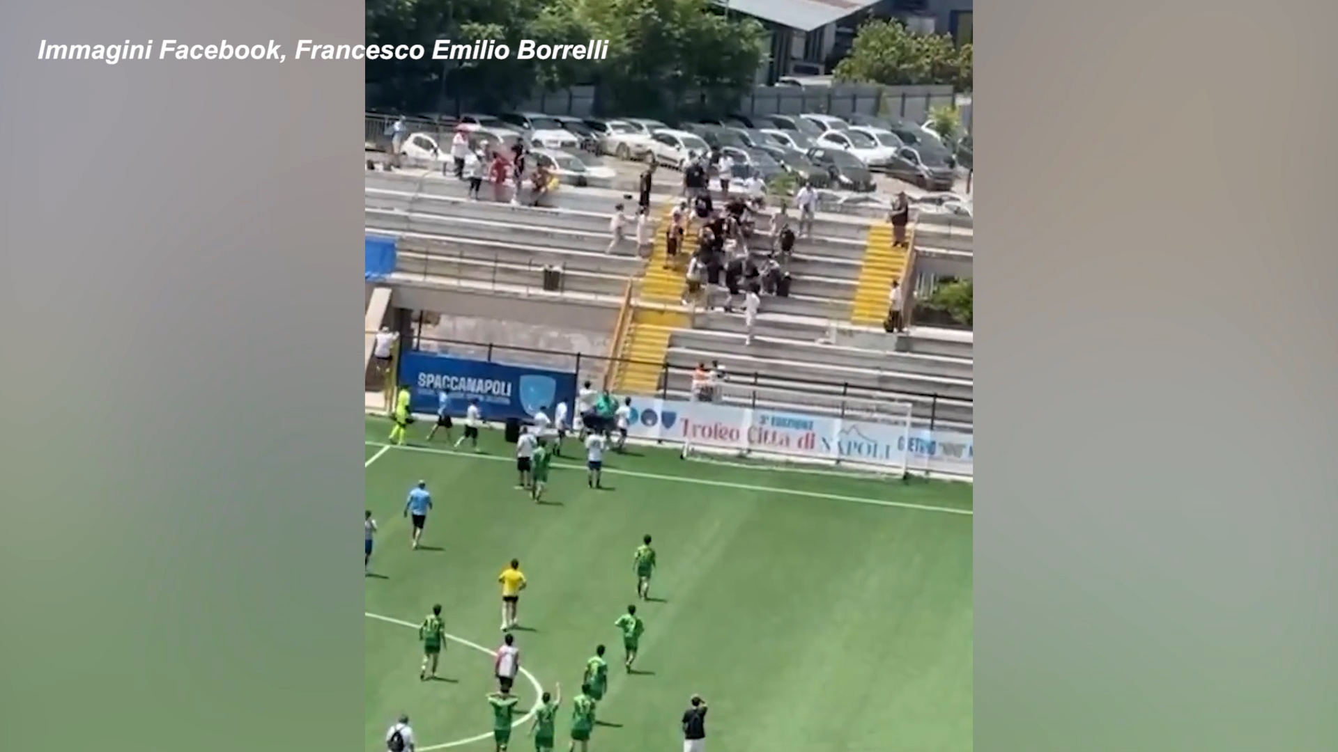 rissa tra genitori a napoli durante una partita di calcio under16 tifosi sequestrati 8211 video