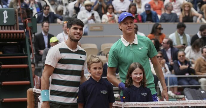 “Ho rivisto i video, ancora mi sembra impossibile aver vinto. Immagino quanto abbia fatto male a Sinner”: Alcaraz torna a parlare del Roland Garros