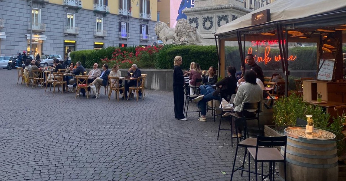 A Napoli soldi buttati, lavori fatti male e turismo straccione: Sovrintendenza, dove sei? A Napoli soldi buttati, lavori fatti male e turismo straccione: Sovrintendenza, dove sei?