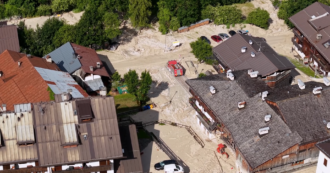Frana in Cadore, la frazione Cancia invasa dai detriti: le persone bloccate nelle case. Il video dal drone