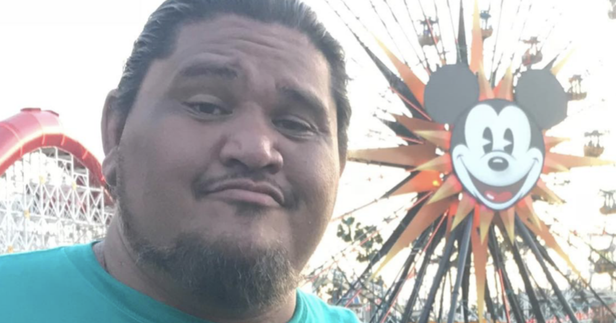 È morto David Hekili Kenui Bell, attore del live-action Disney “Lilo & Stitch”. Il dolore della sorella: “Era l’uomo più amorevole della mia vita, gliene sarò grata”