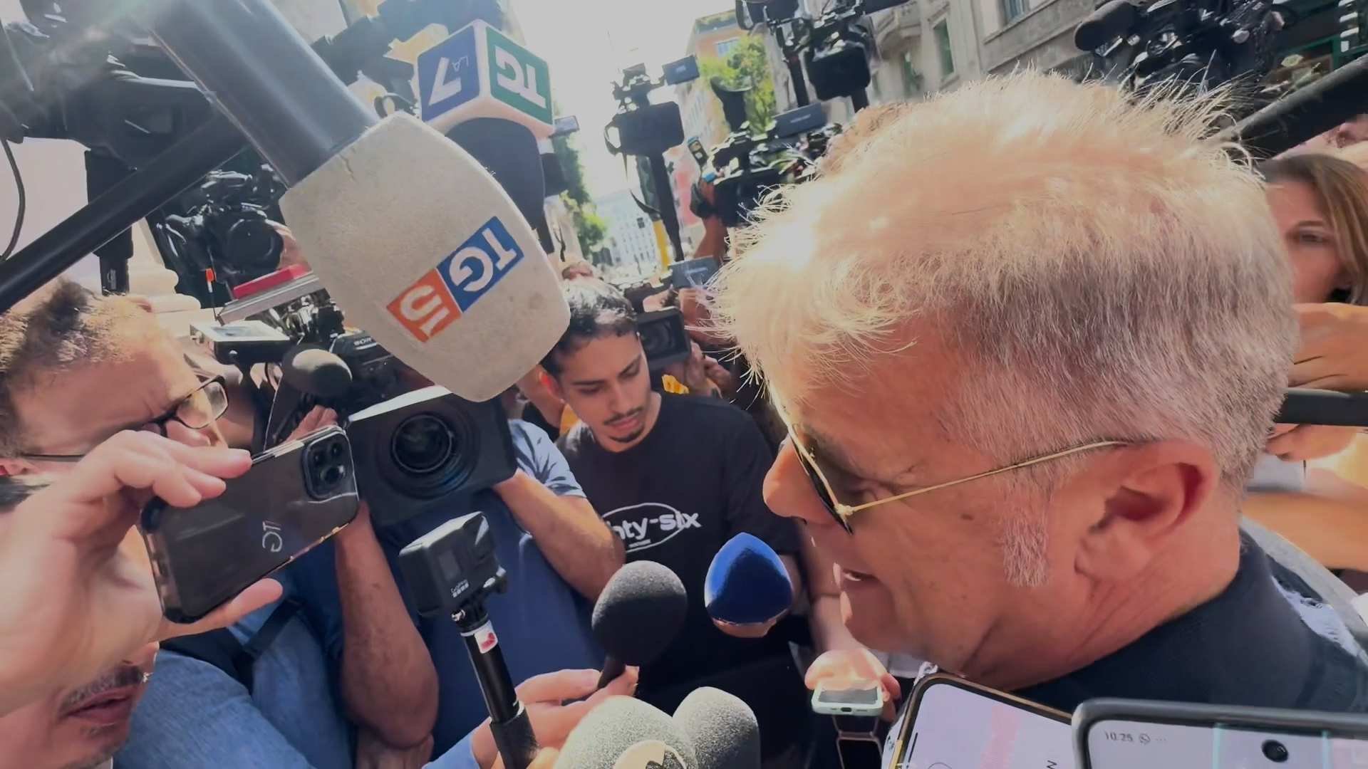 Garlasco, il consulente dei Poggi: “L’impronta 97F? Sappiamo che ha toccato il pigiama di Chiara, ma non è attribuibile” Garlasco, il consulente dei Poggi: “L’impronta 97F? Sappiamo che ha toccato il pigiama di Chiara, ma non è attribuibile”