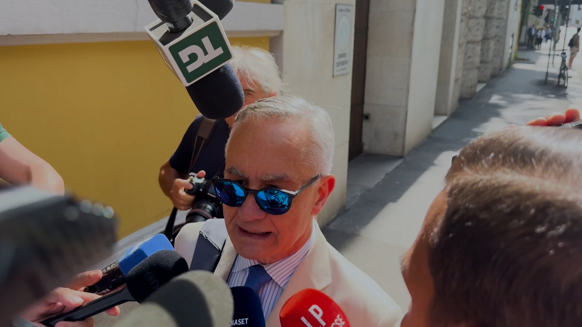 Garlasco, l’ex comandante dei Ris Garofano (ora consulente per la difesa): “Non mi aspetto risultati eclatanti” Garlasco, l’ex comandante dei Ris Garofano (ora consulente per la difesa): “Non mi aspetto risultati eclatanti”