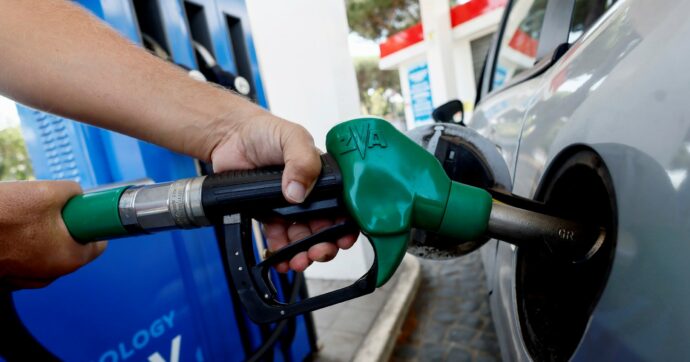 Ideona in Europa: nuova tassa sulla benzina