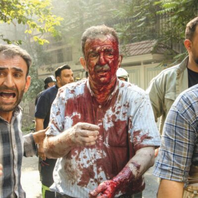 Copertina di John Nichols: “Negli Usa prevale la paura di un altro Iraq o Vietnam”