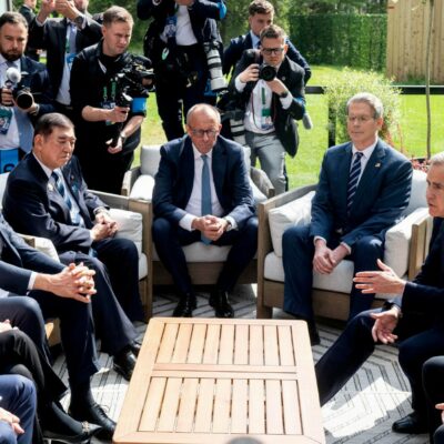 Copertina di Iran, Donald frantuma il G7: l’Europa resta inerte e Merz sta con gli Usa