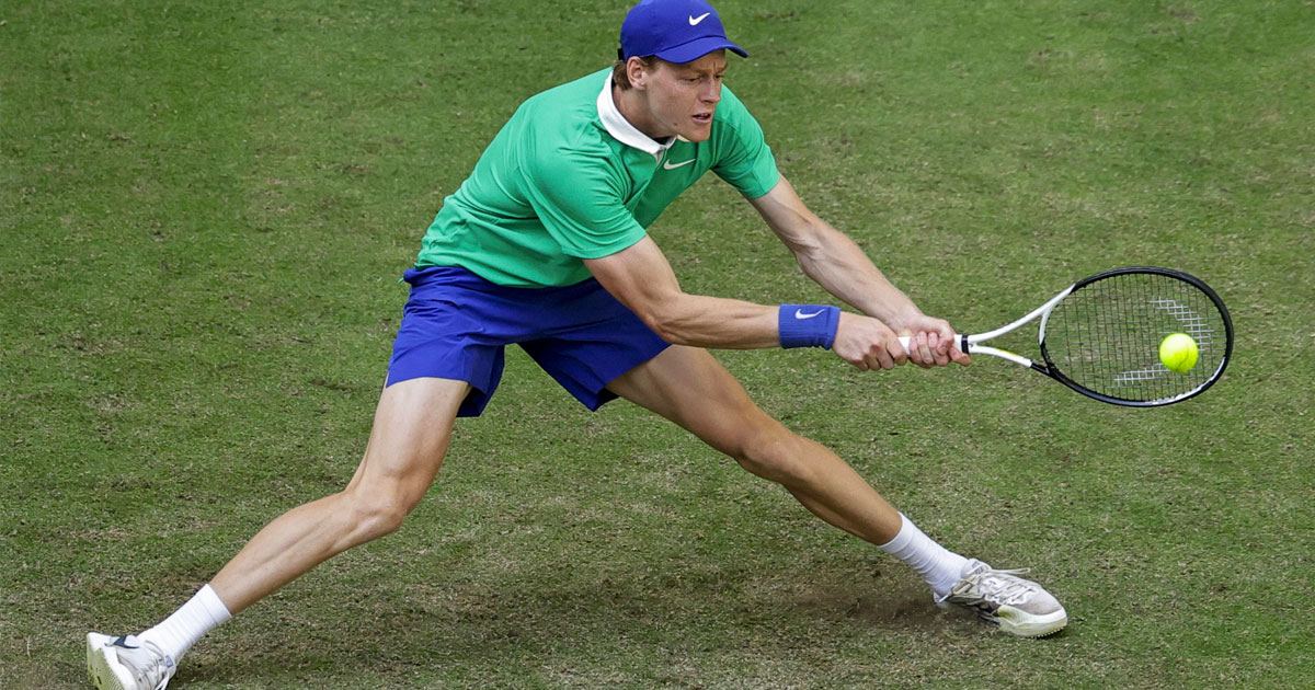 Atp 500 di Halle, esordio vincente per Sinner sull’erba: Hanfmann battuto 7-5, 6-3