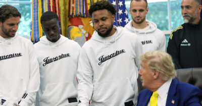Copertina di Juventus attonita nello Studio Ovale da Trump: cronaca di una giornata di sport-non-sport