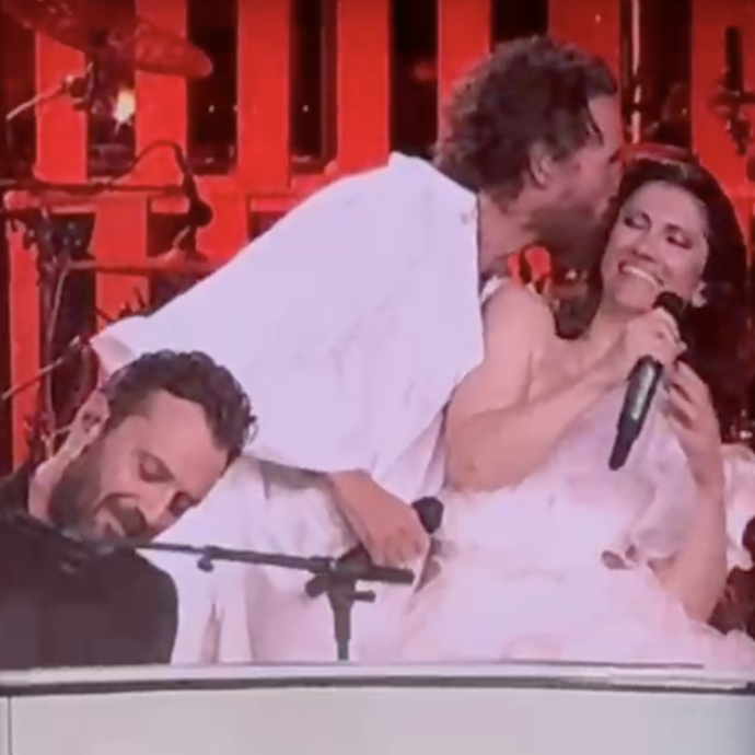 Elisa con Cesare Cremonini e Jovanotti in “Le tasche piene di sassi” a San Siro – IL VIDEO