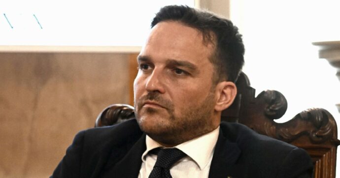 Genova, Gambino si autosospende da FdI