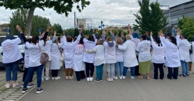 Copertina di Max Mara, il governo conferma le denunce delle sarte: “Riscontrate irregolarità, bisogna intervenire”. A Reggio Emilia è in gioco il Polo della Moda