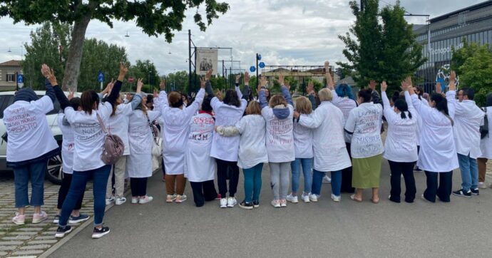 Copertina di Il governo conferma le denunce delle sarte: “Riscontrate irregolarità, bisogna intervenire”
